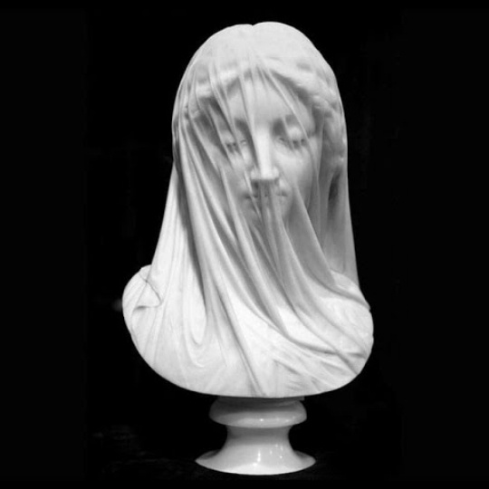Escultura La Virgen del Velo de Strazza