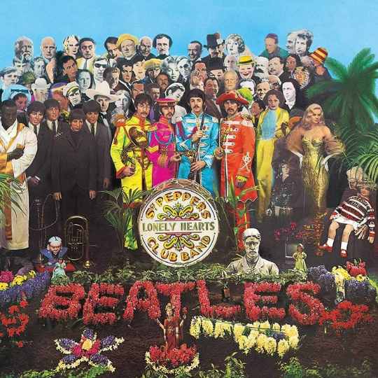 Se lanza el album Sgt. Peppers Lonely Hearts Club Band Portada