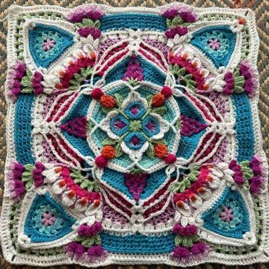 DIA INTERNACIONAL DEL CROCHET SUPERPOSICION