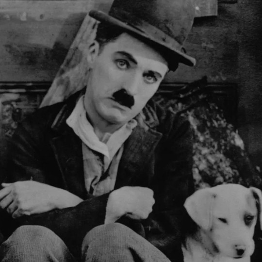 DIA INTERNACIONAL DEL MIMO CHARLES CHAPLIN