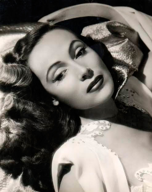 03 de agosto de 1904 Nace Dolores Del Rio en Revista Marketing